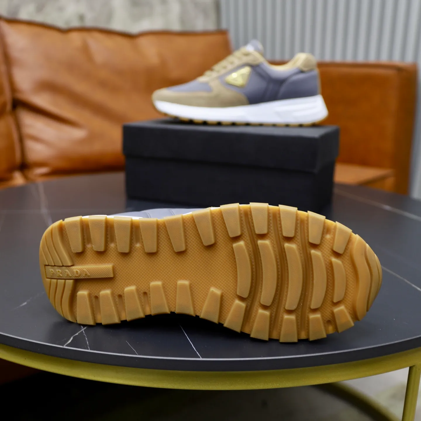 Men's shoes 💰462💰🙅‍♂️🙅‍♂️🙅‍♂️ Brand: PRADA Standard code: 38–44 (45 can be customized) Grade: Same as the official website Material: Original cowhide fabric Comfortable sheepskin lining Lightweight and wear-resistant outsole Style category: Men's fashionable casual shoes and boots Running sneakers Distinguished luxury brand elements Top luxury Color: actual picture color